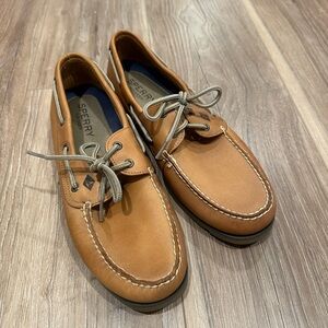 Sperry boat shoes